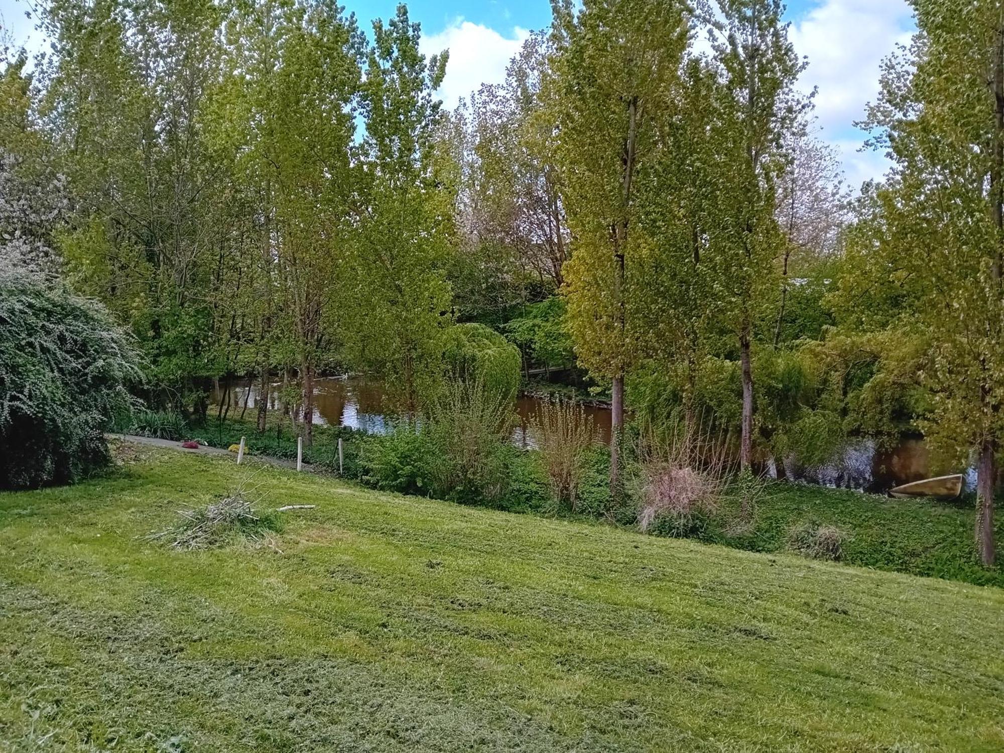 Maison Au Coeur De La Nature Cerisy-la-Foret Exteriör bild